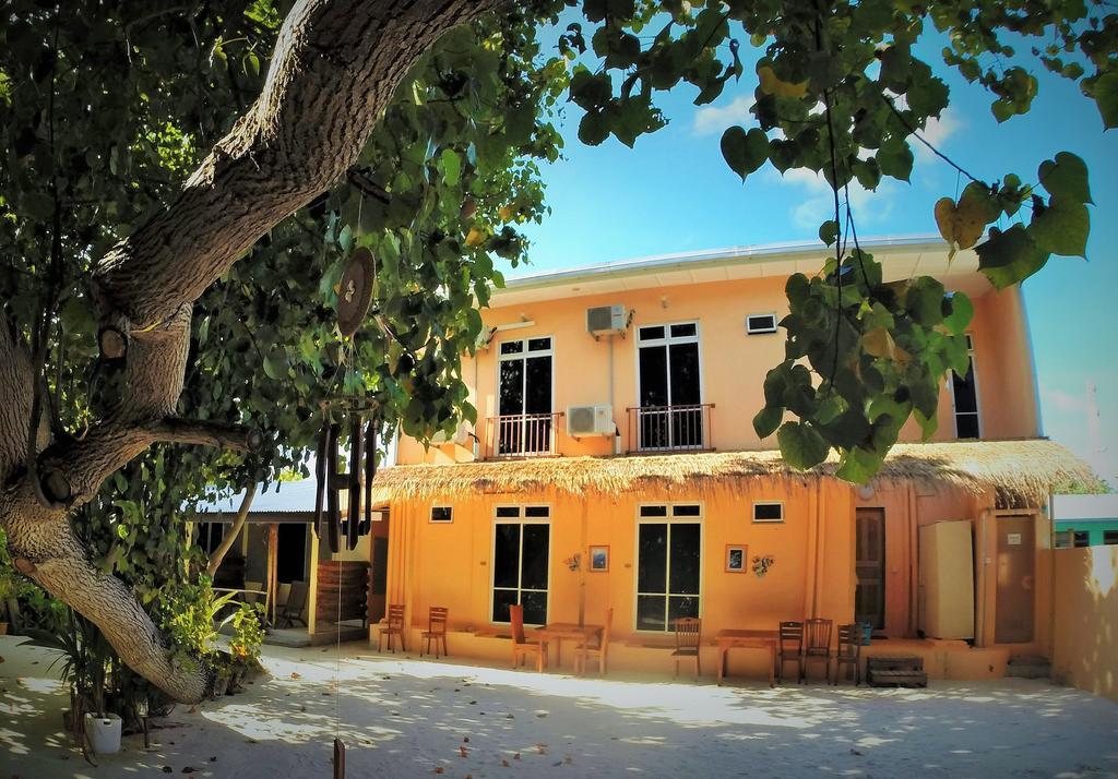 Rasdhoo Island Inn Beachfront Exterior photo